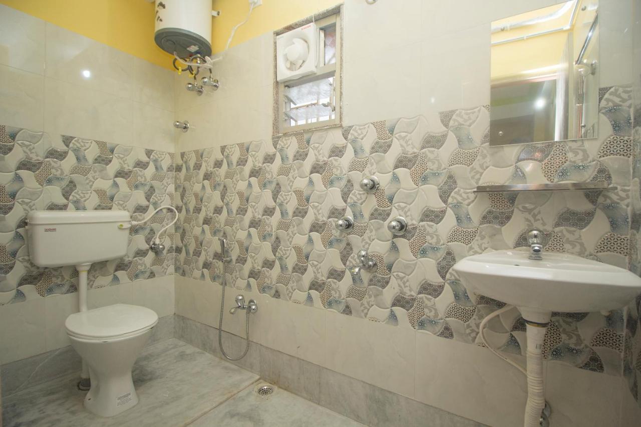 Oyo 30073 Triveni Lodge Siliguri Εξωτερικό φωτογραφία