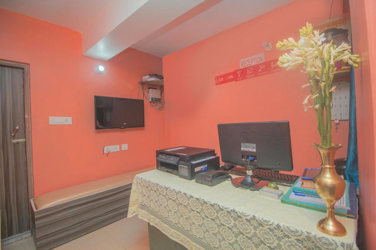 Oyo 30073 Triveni Lodge Siliguri Εξωτερικό φωτογραφία